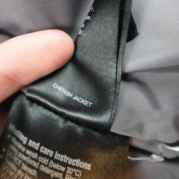 Burton Cherish Jacket Womens Small Black Hooded Dryride Insulated Ski Snow - Picture 6 of 10